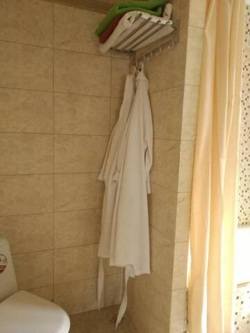 Фото номера Классический четырехместный номер Загородные дома Ezera Park Hotel г. Pogost-Zagorodskiy 6